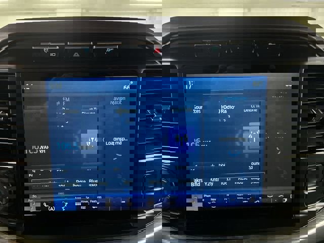 Used 2023 Ford F150 Lariat w/ Trailer Tow Package image 13