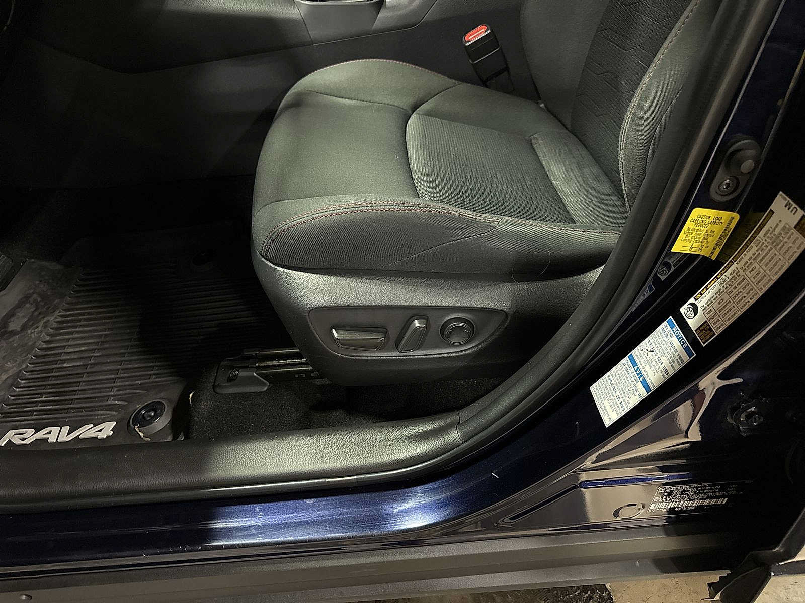 Used 2021 Toyota RAV4 SE w/ Weather & Moonroof Package AWD/4WD image 22