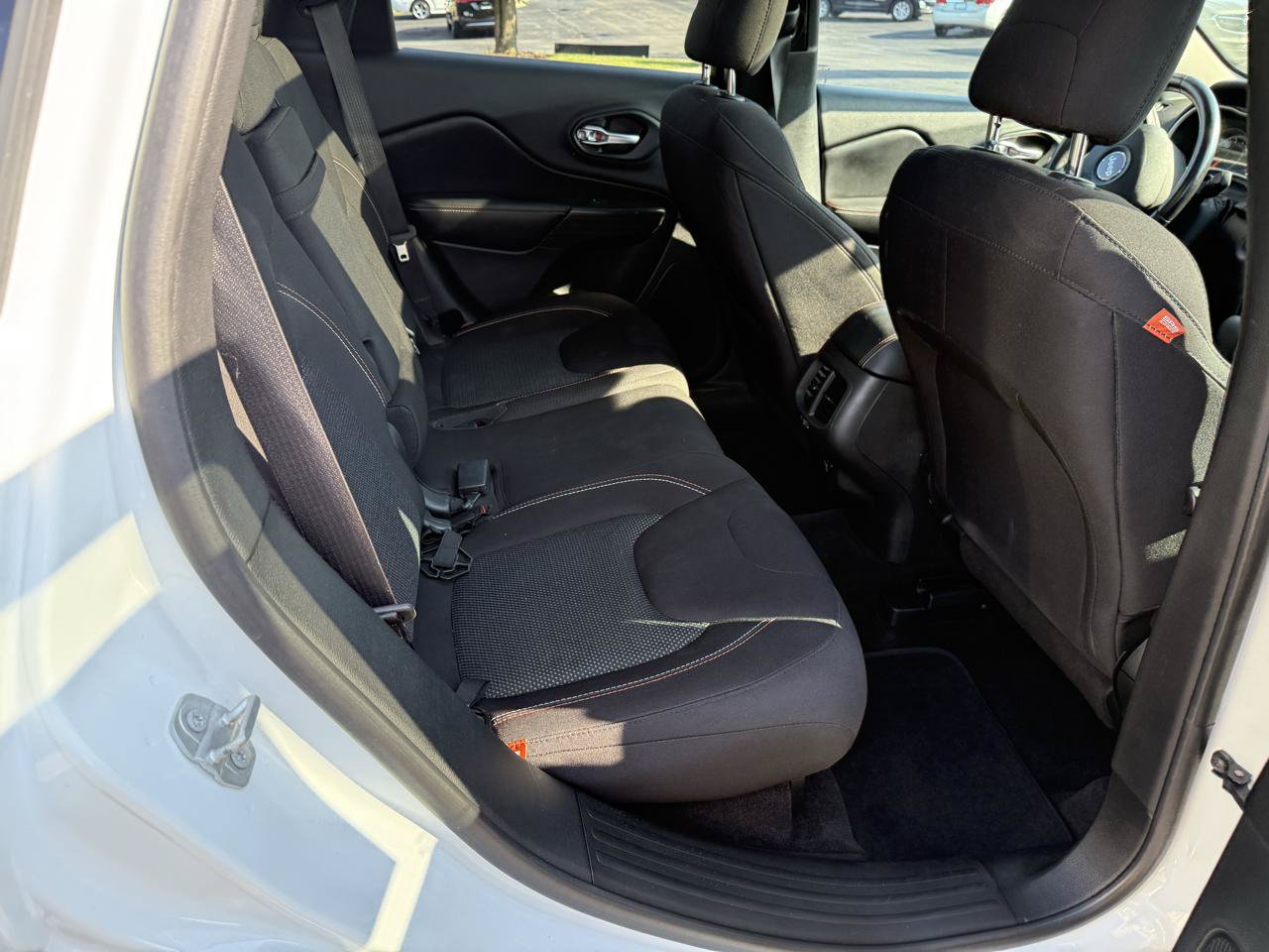 Used 2016 Jeep Cherokee 75th Anniversary FWD image 23