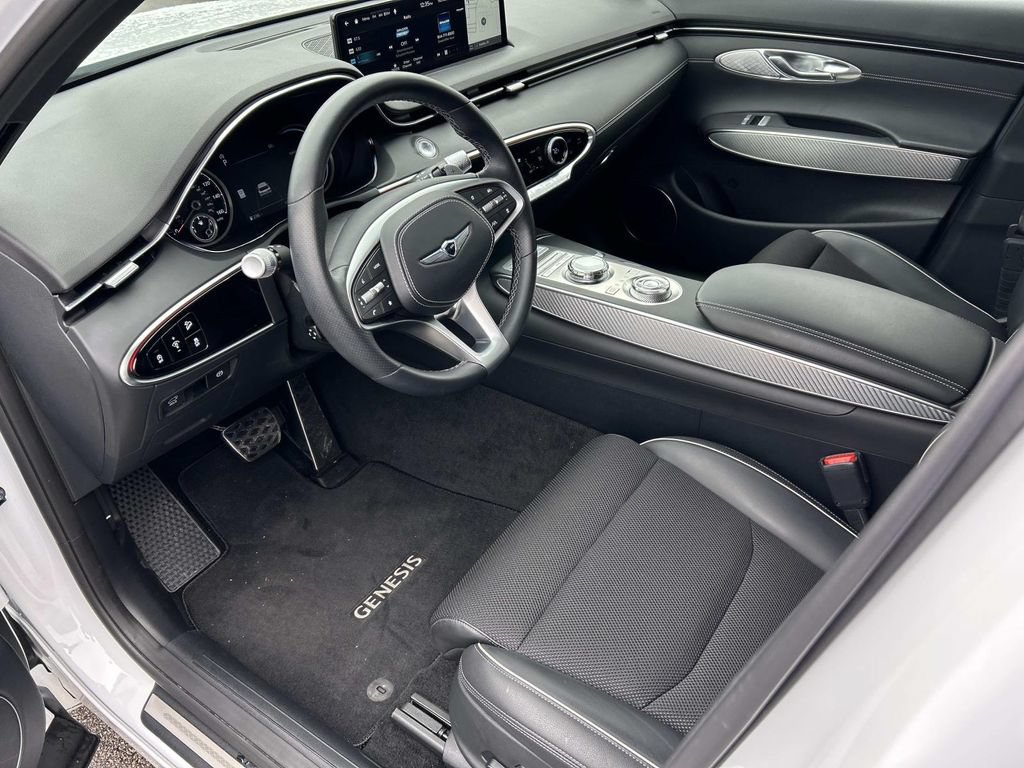Used 2025 Genesis GV70 3.5T Sport AWD/4WD image 16