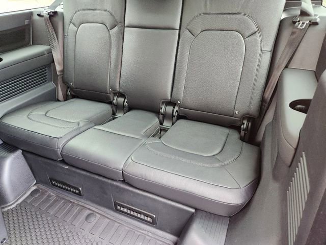 Used 2024 Land Rover Defender 130 S image 21