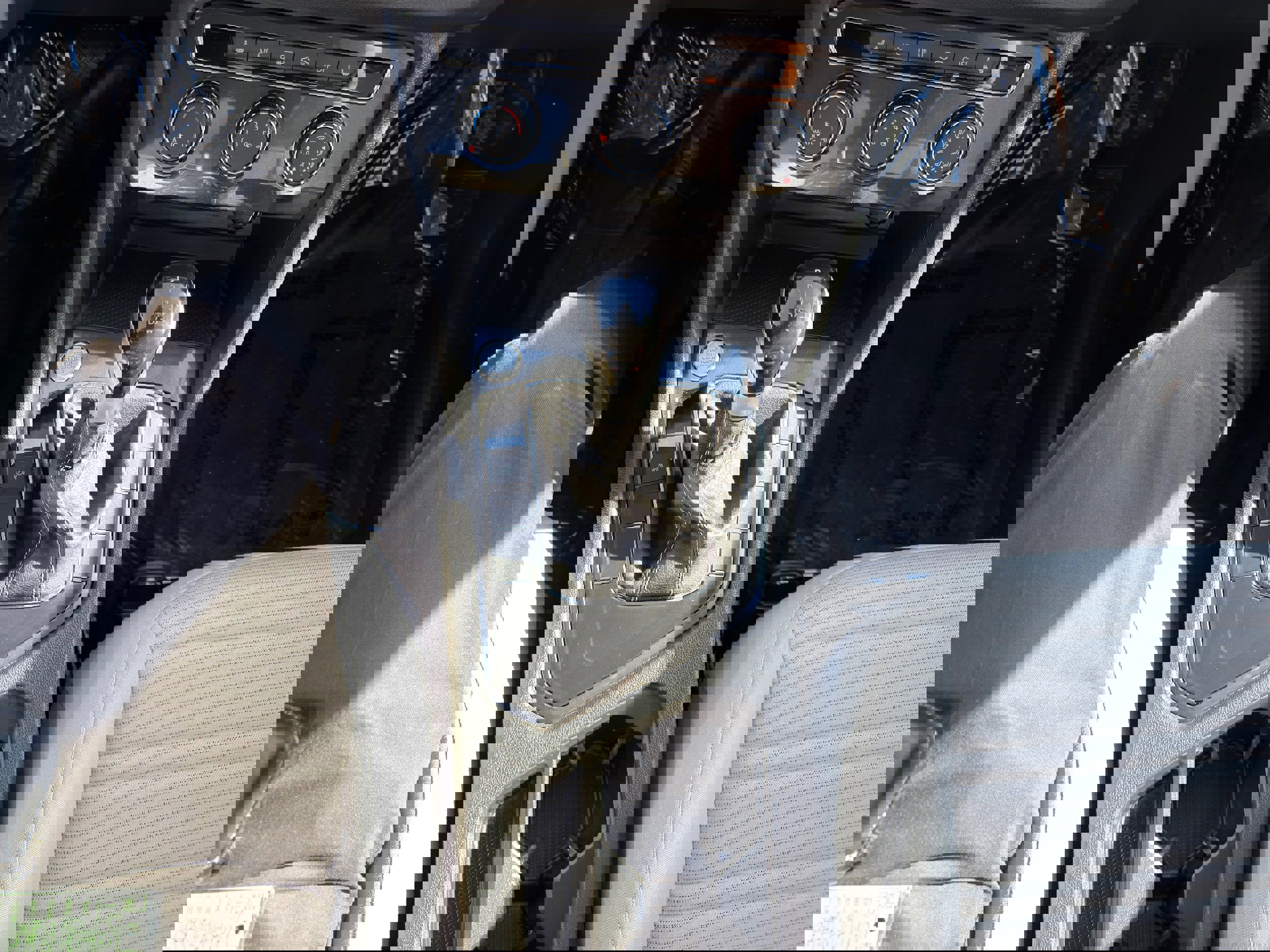 Used 2024 Volkswagen Tiguan S image 33