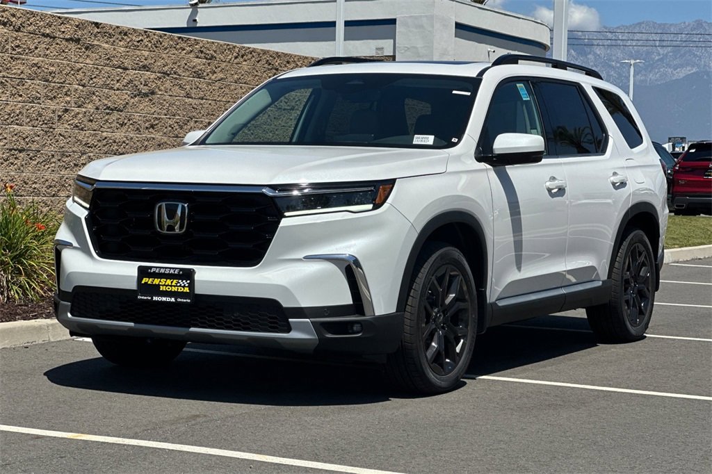 New 2025 Honda Pilot Touring image 8