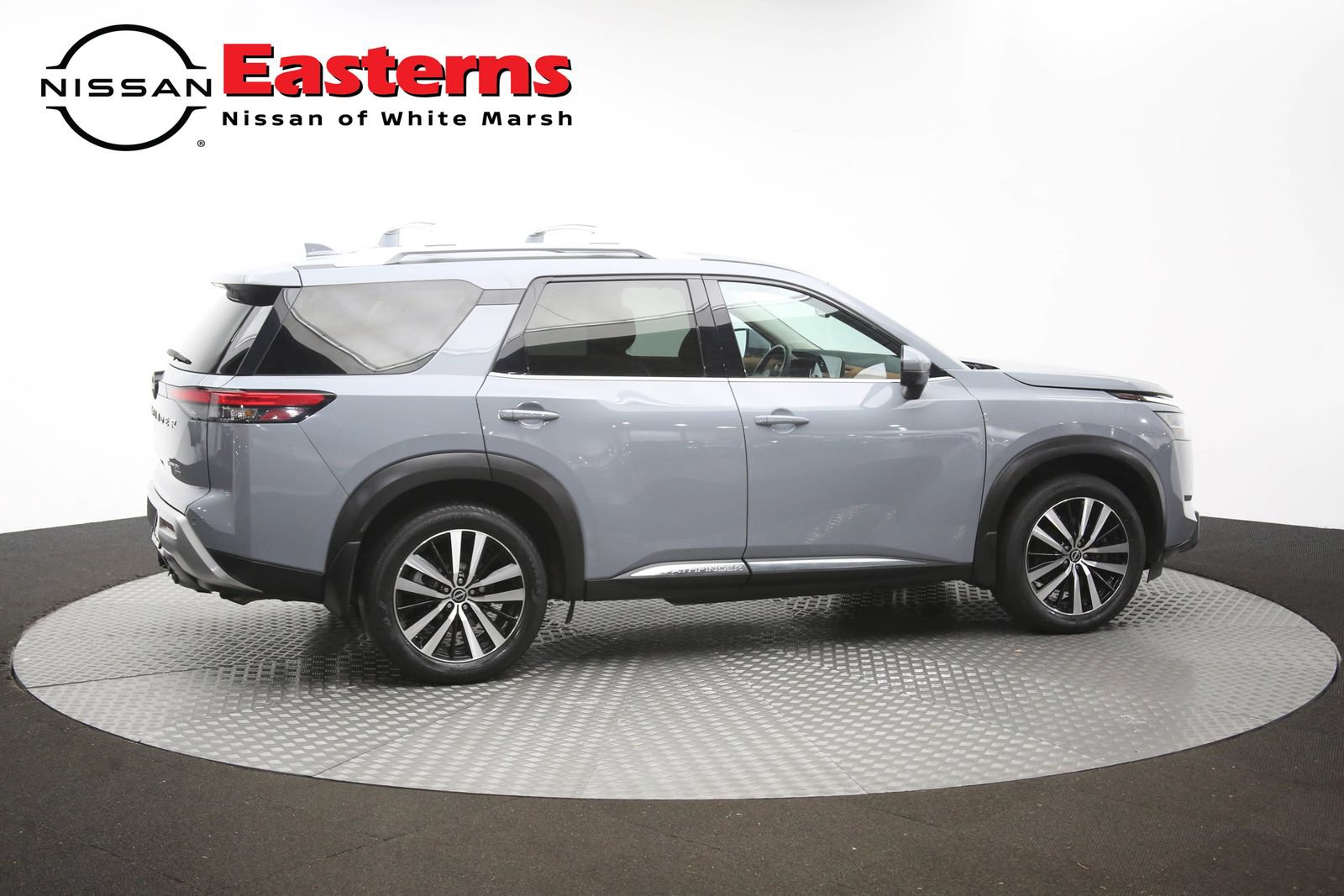 Used 2023 Nissan Pathfinder Platinum w/ Cargo Package AWD/4WD image 42