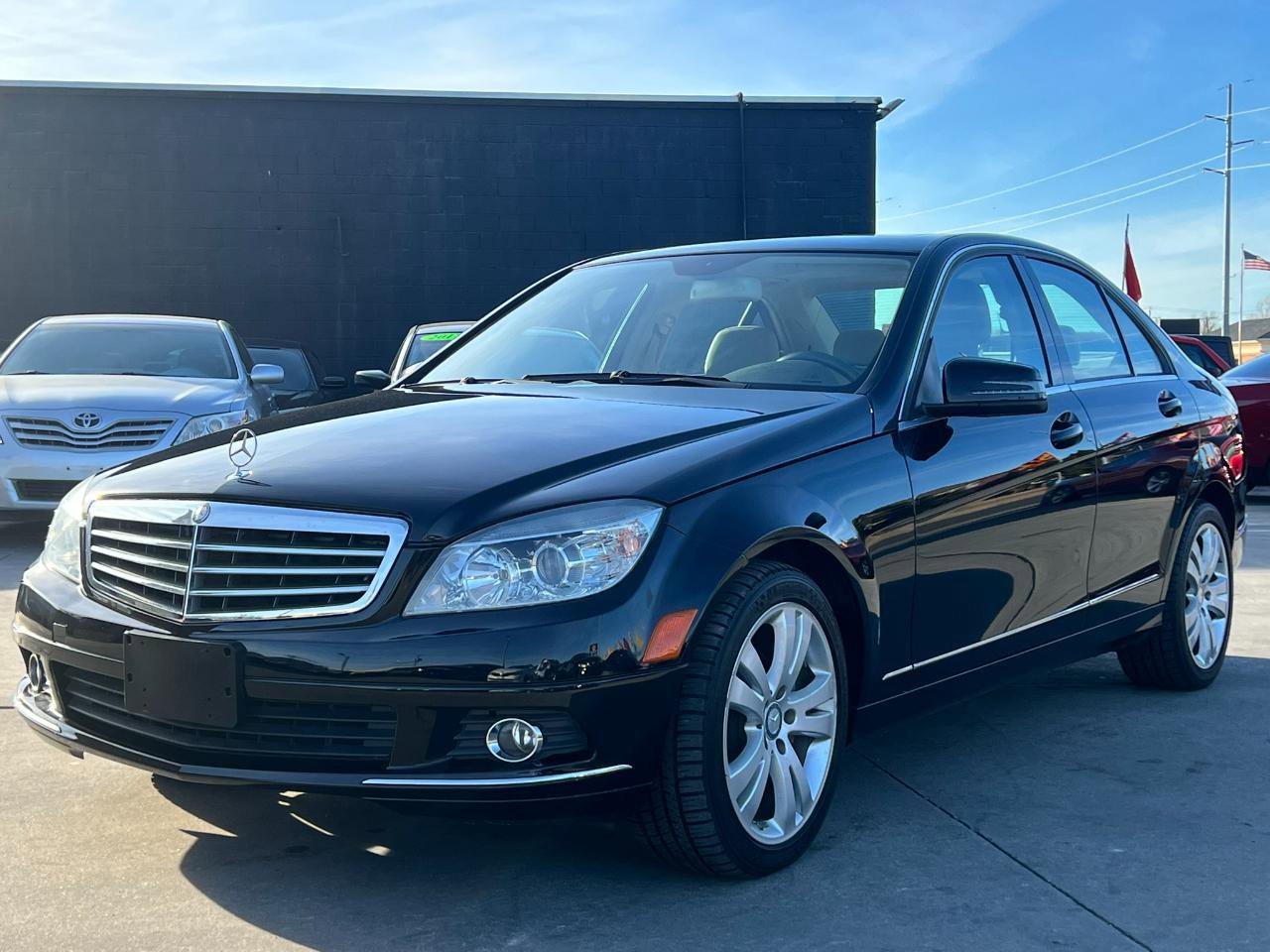 Used 2010 Mercedes-Benz C 300 Sedan image 2