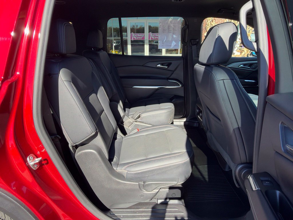Used 2024 Chevrolet Traverse LT w/ Trailering Package AWD/4WD image 46