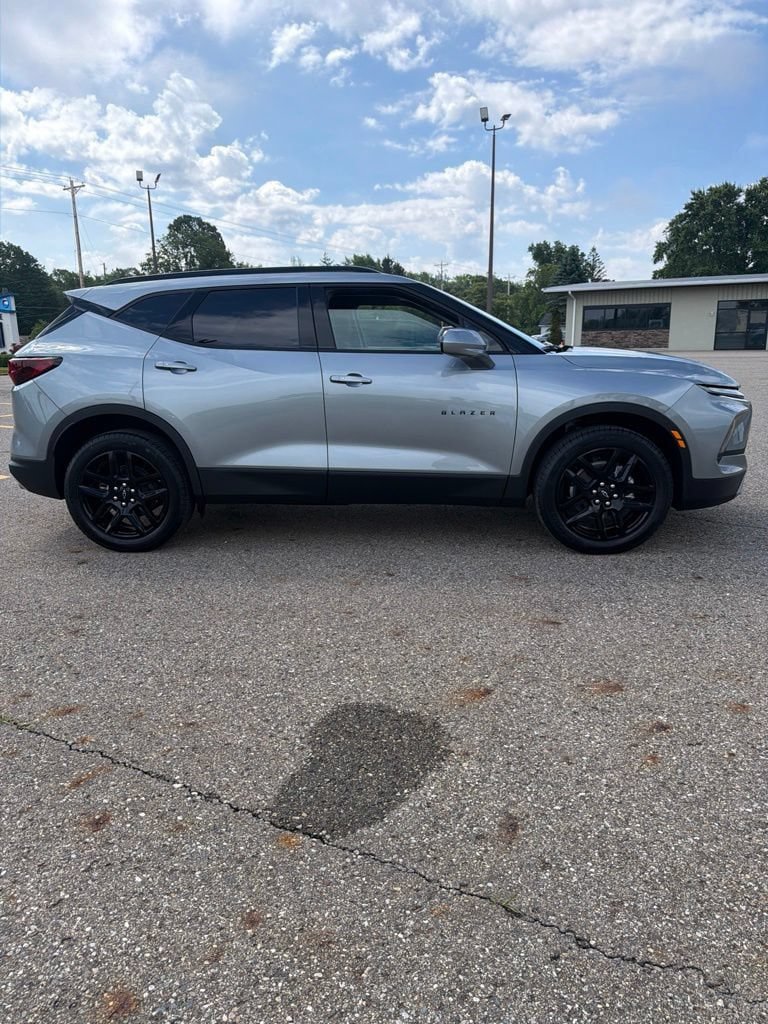 New 2026 Chevrolet Blazer LT w/ Convenience Package AWD/4WD image 4