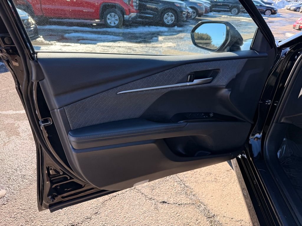 Used 2025 Toyota Camry XLE AWD/4WD image 22