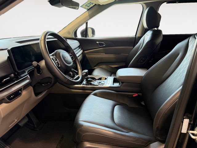 Certified 2025 Kia Carnival EX FWD image 7