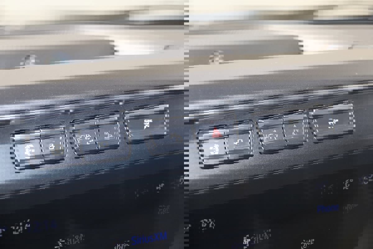 Used 2024 Ford F350 Platinum image 38