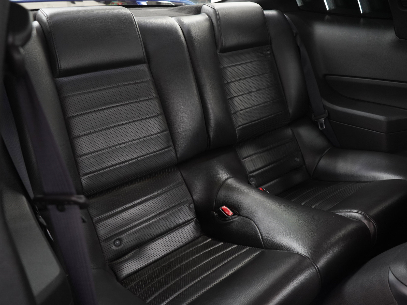 Used 2005 Ford Mustang GT Premium RWD image 13