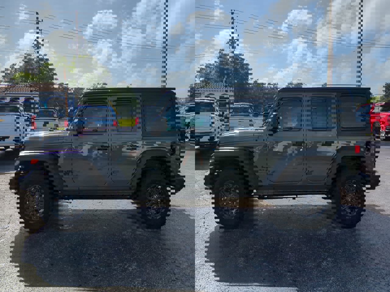 Used 2025 Jeep Wrangler Sport image 7