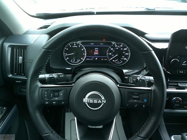 Used 2024 Nissan Pathfinder SL w/ Cargo Package image 11