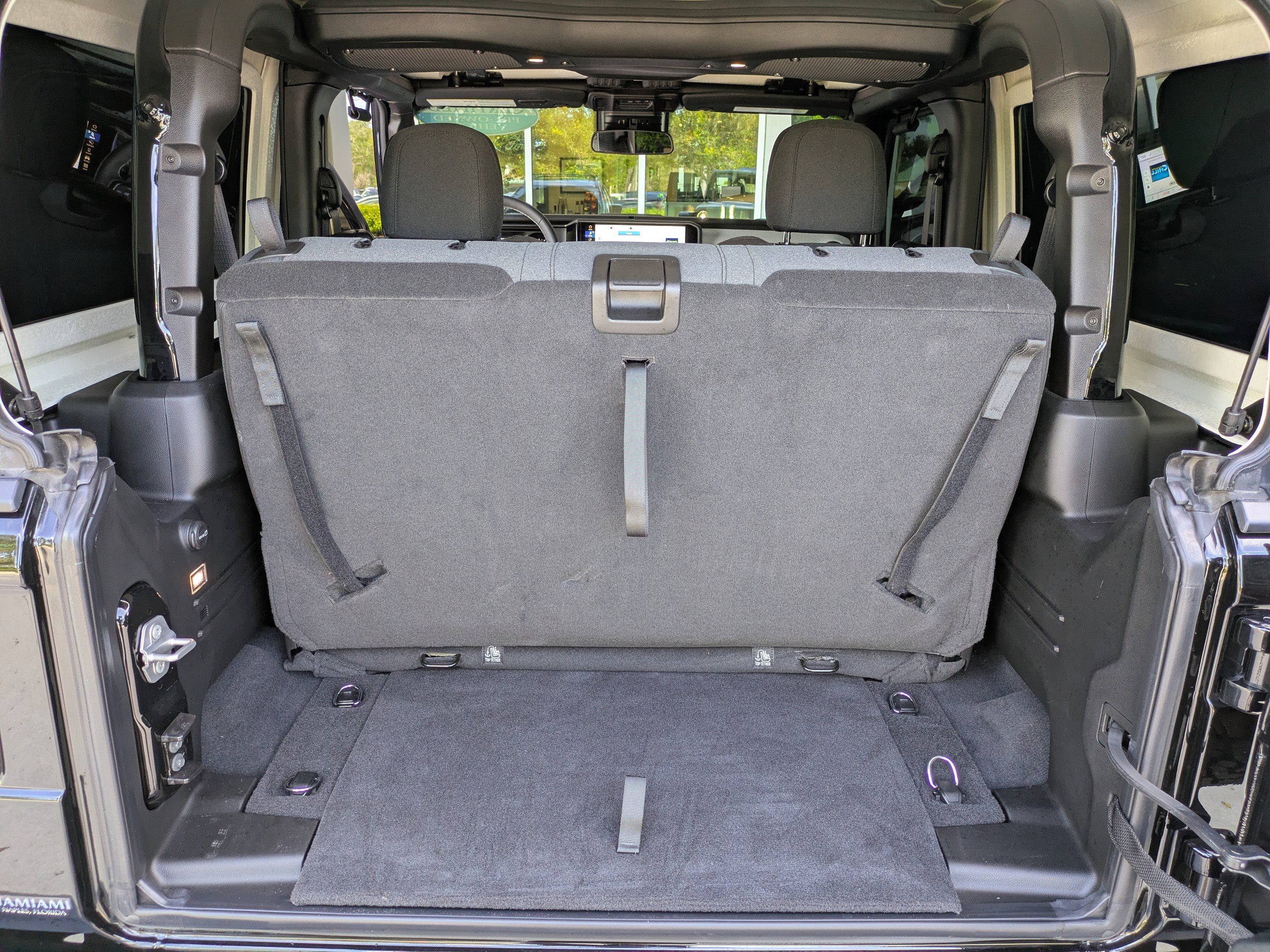 Used 2025 Jeep Wrangler Sport AWD/4WD image 14