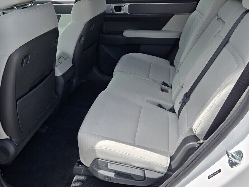 New 2027 Hyundai Santa Fe SE FWD image 6
