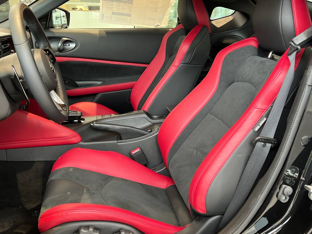 New 2025 Nissan Z Performance w/ Floor Mat Package RWD image 4
