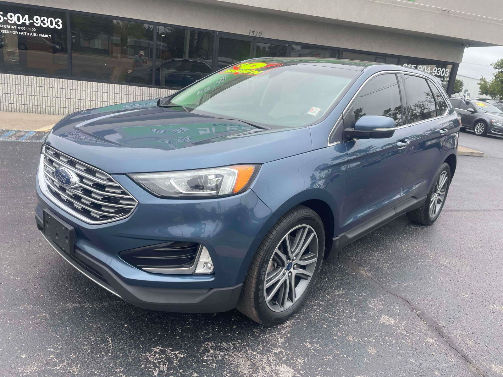 Used 2019 Ford Edge Titanium AWD/4WD image 3