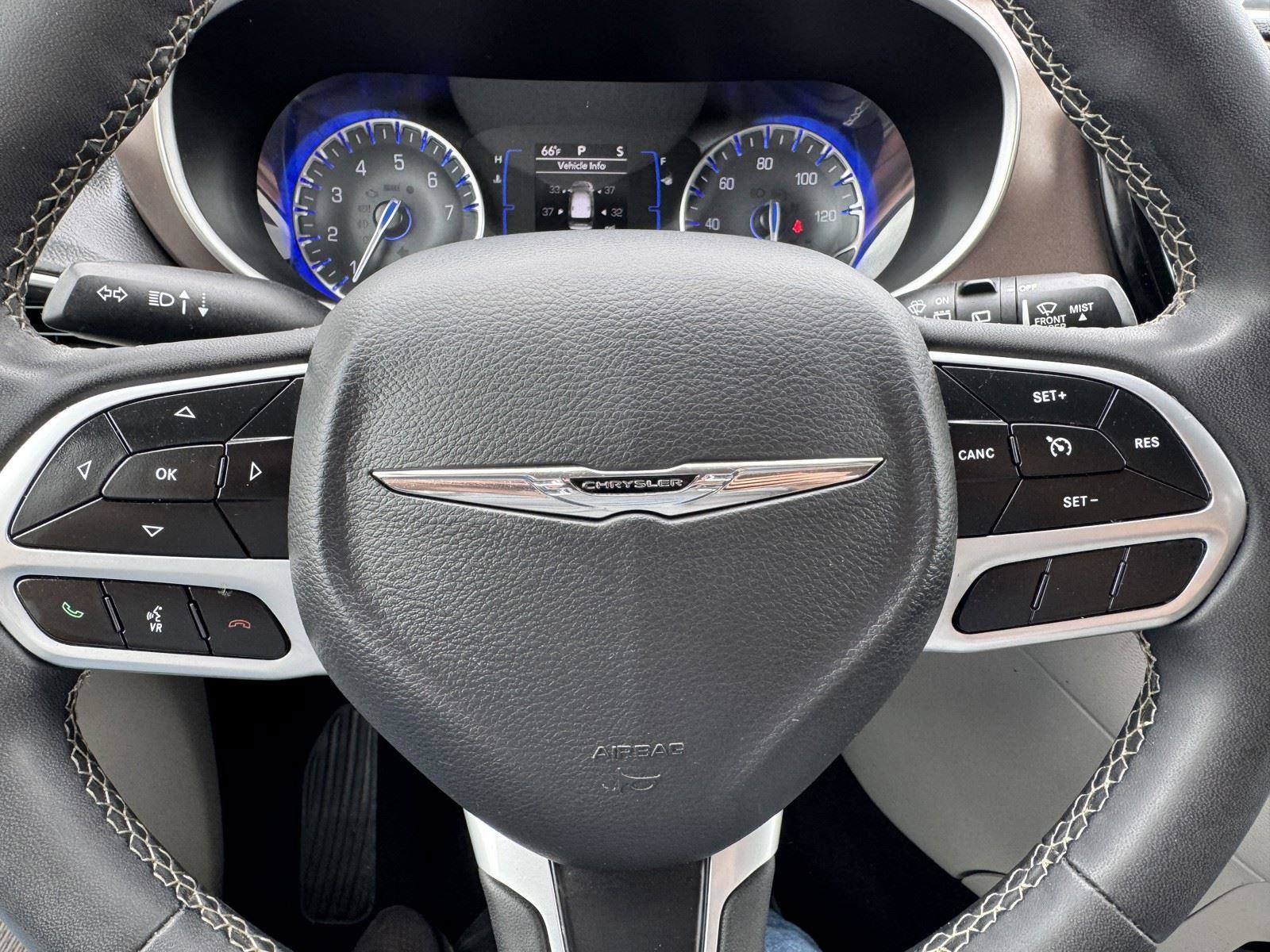 Used 2023 Chrysler Voyager LX image 21