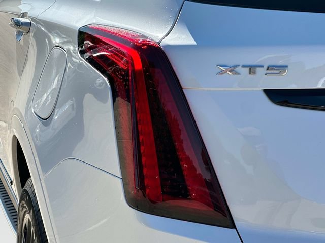 Used 2022 Cadillac XT5 Premium Luxury w/ LPO, ONYX Package AWD/4WD image 29