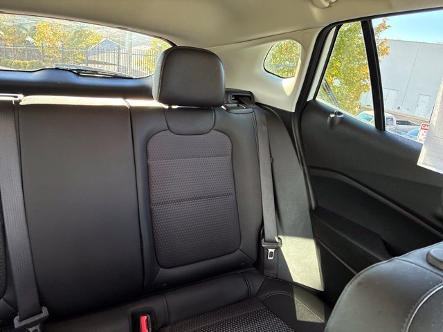 Used 2025 Chevrolet Trax LT w/ LT Convenience Package FWD image 19