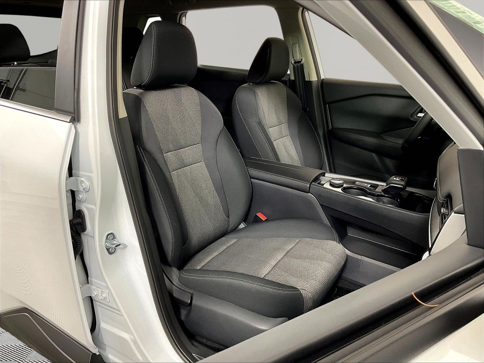 New 2026 Nissan Rogue SV AWD/4WD image 18
