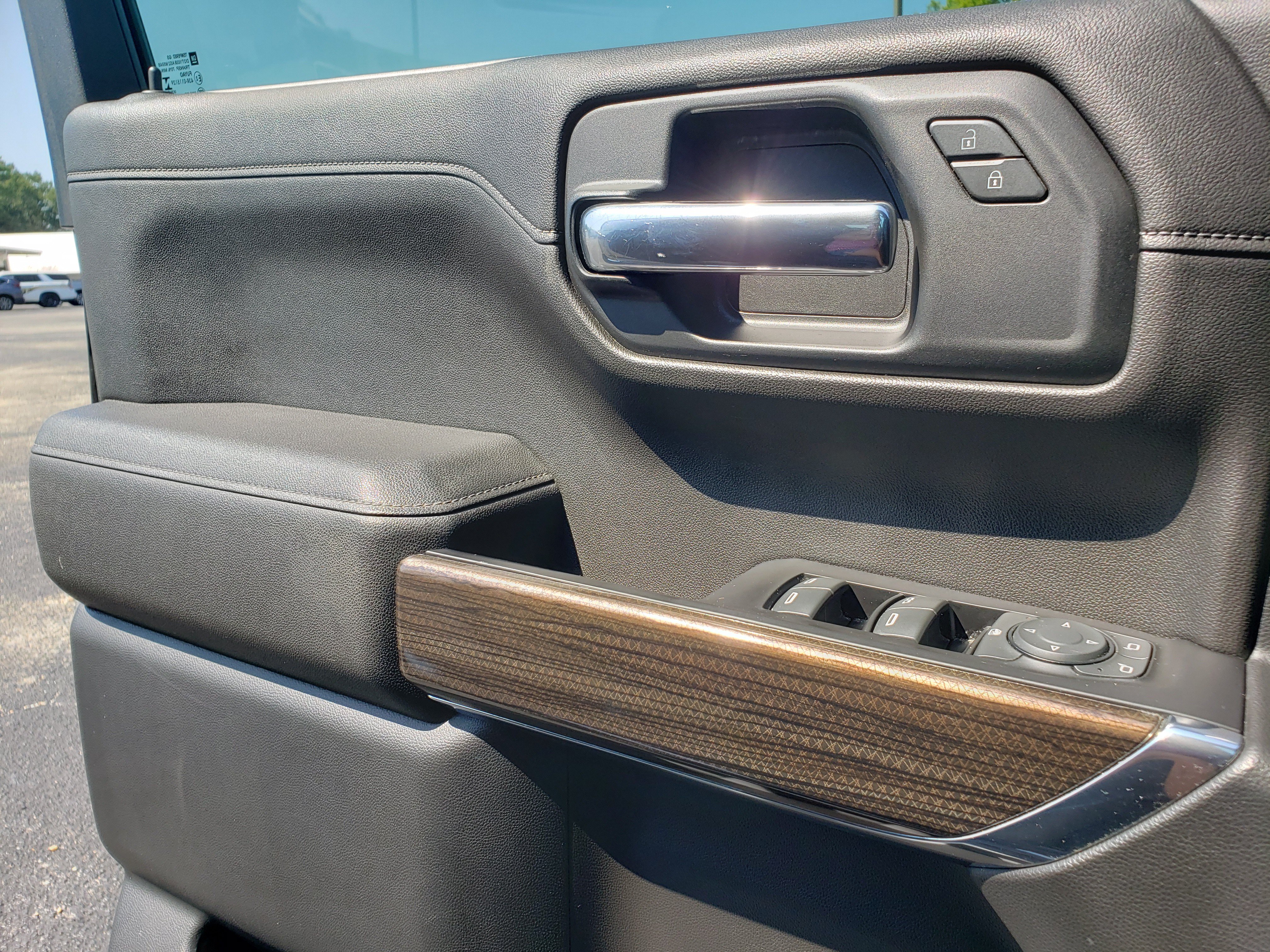 Used 2019 Chevrolet Silverado 1500 LT w/ All-Star Edition AWD/4WD image 11