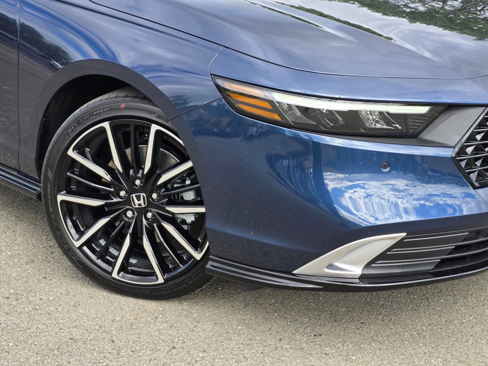 New 2026 Honda Accord Touring image 9
