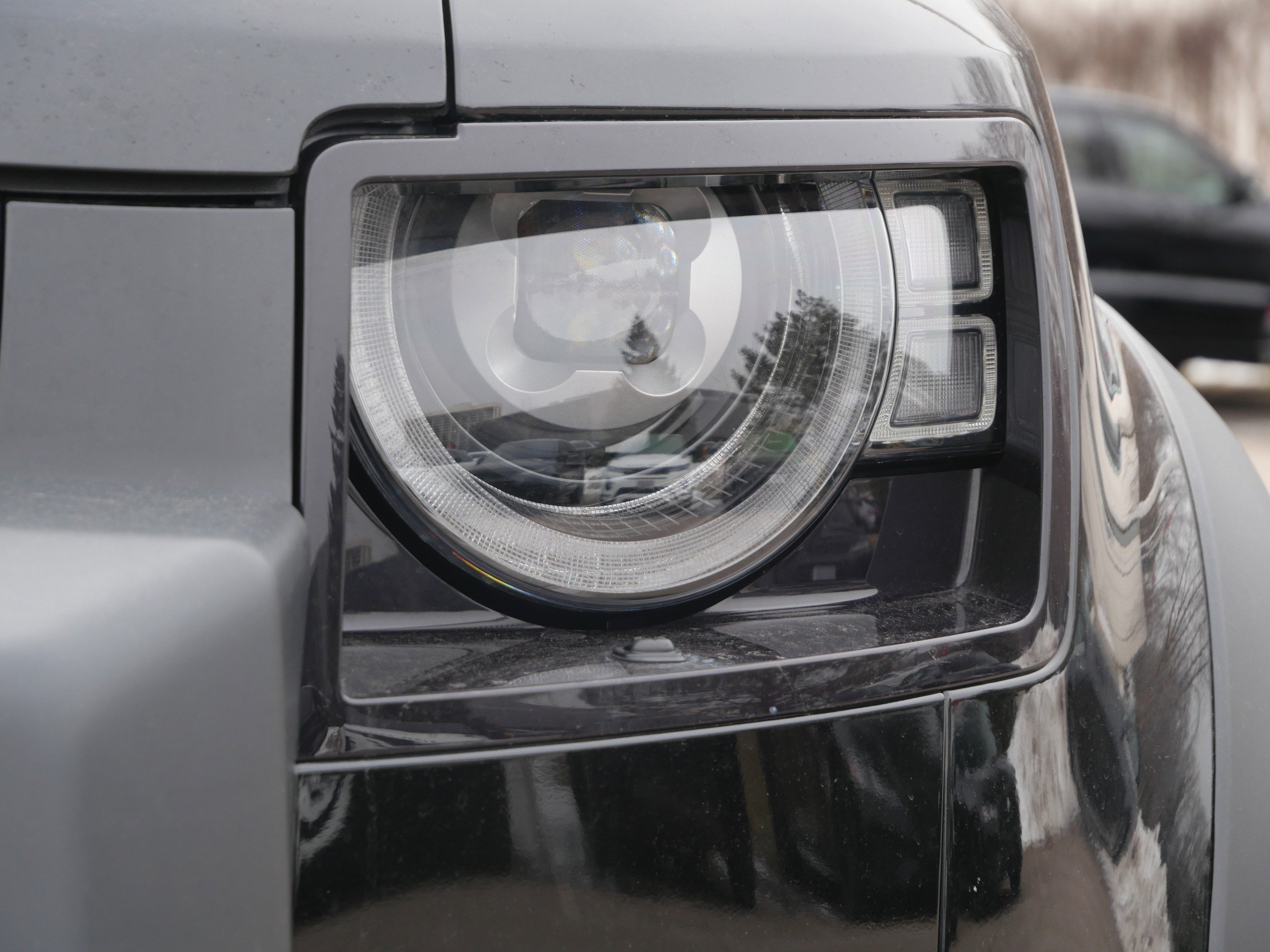 Certified 2023 Land Rover Defender 130 SE image 9