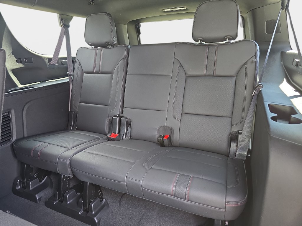 Used 2024 Chevrolet Suburban RST AWD/4WD image 18