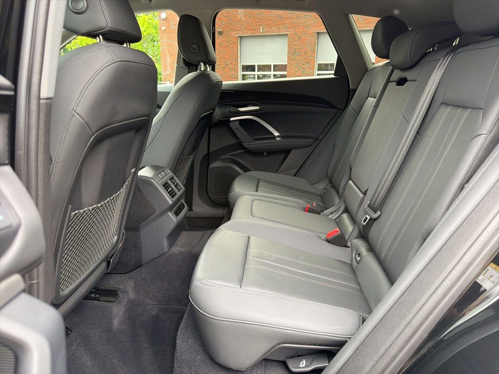 Used 2025 Audi Q5 Premium AWD/4WD image 29