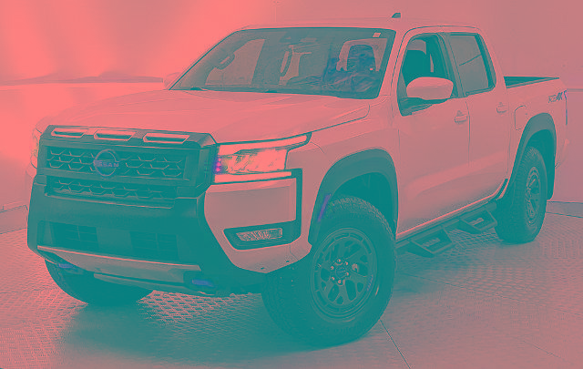 Used 2025 Nissan Frontier PRO-4X AWD/4WD image 6