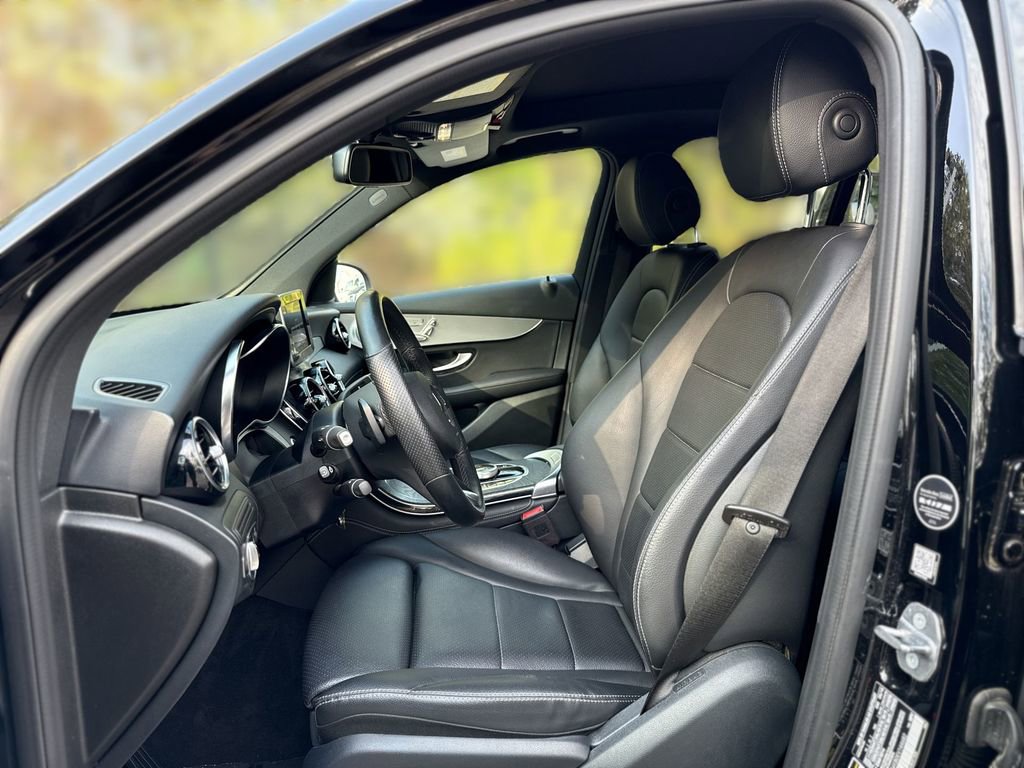 Used 2019 Mercedes-Benz GLC 300 4MATIC image 13