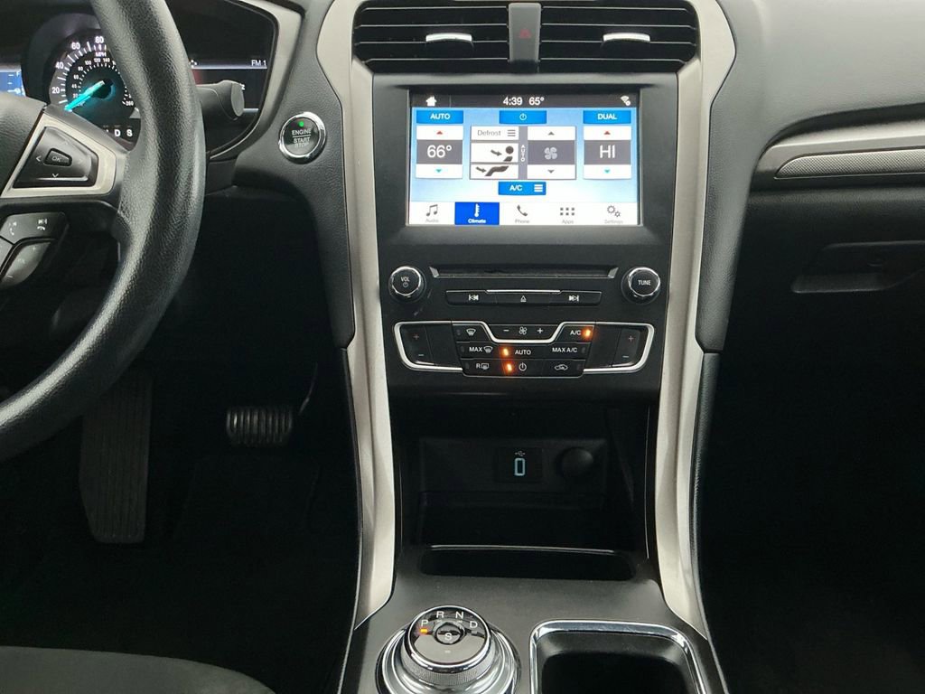 Used 2018 Ford Fusion SE w/ Fusion SE Technology Package image 20