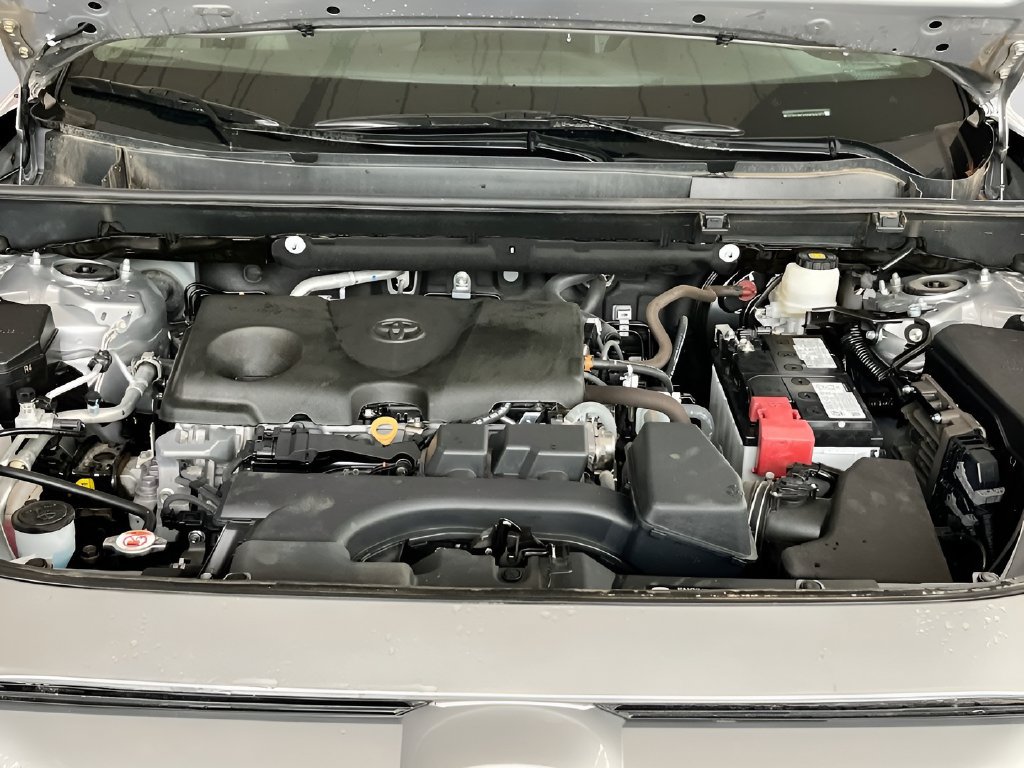 Used 2025 Toyota RAV4 Limited FWD image 30