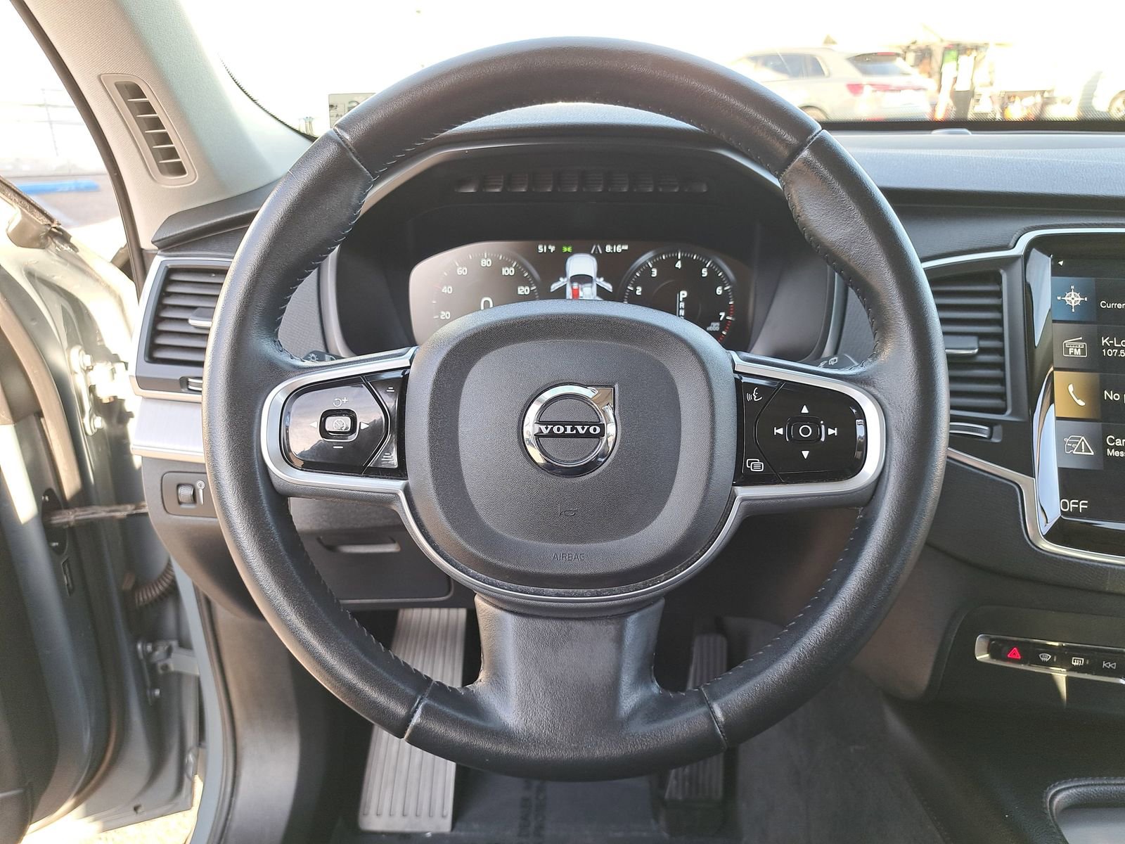 Used 2022 Volvo XC90 T5 Momentum image 21