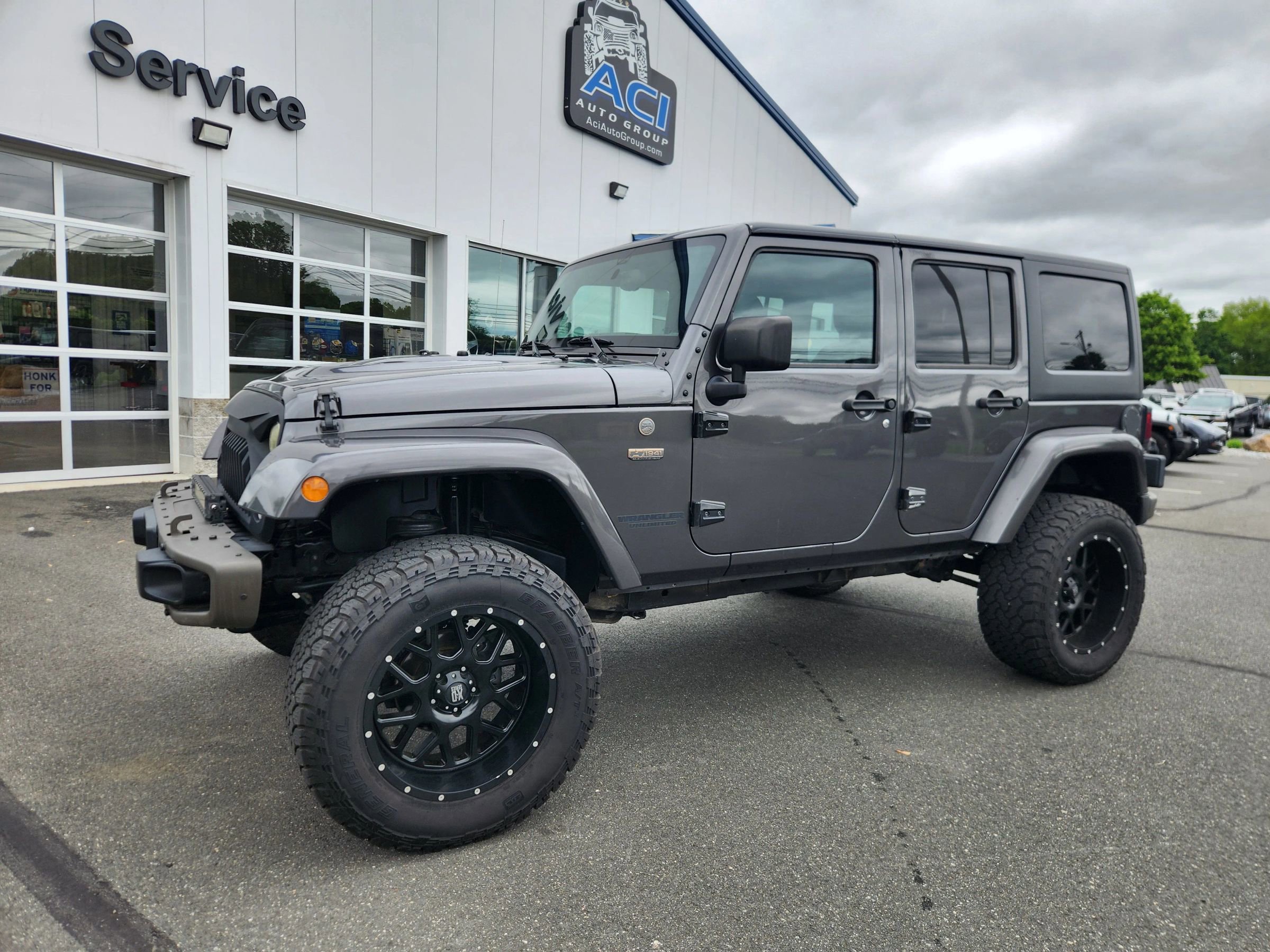 Used 2016 Jeep Wrangler Unlimited Sahara image 6