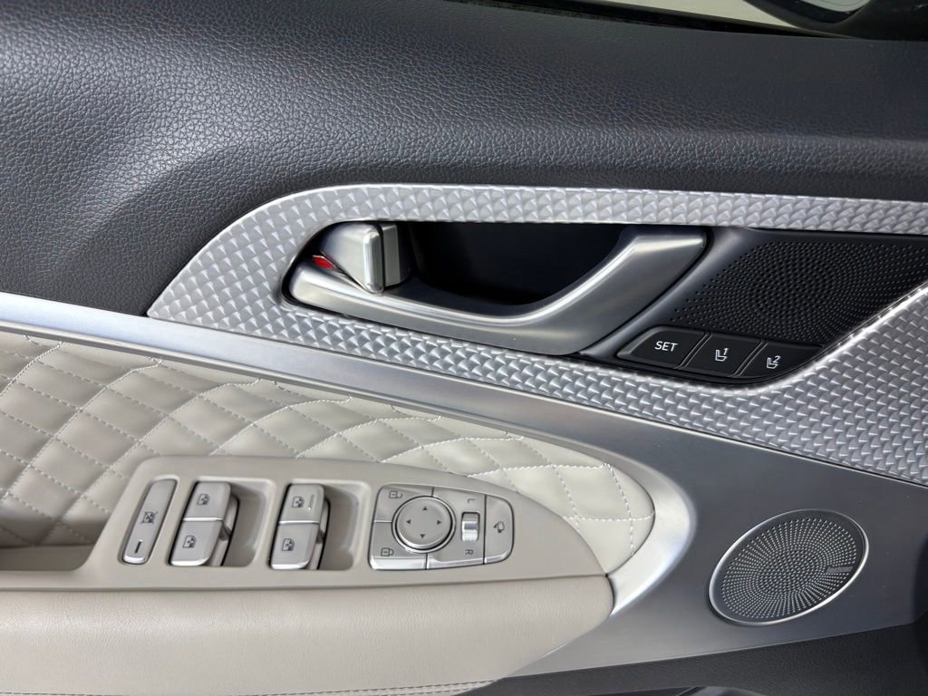 Used 2023 Genesis G70 3.3T w/ Sport Prestige Package image 18