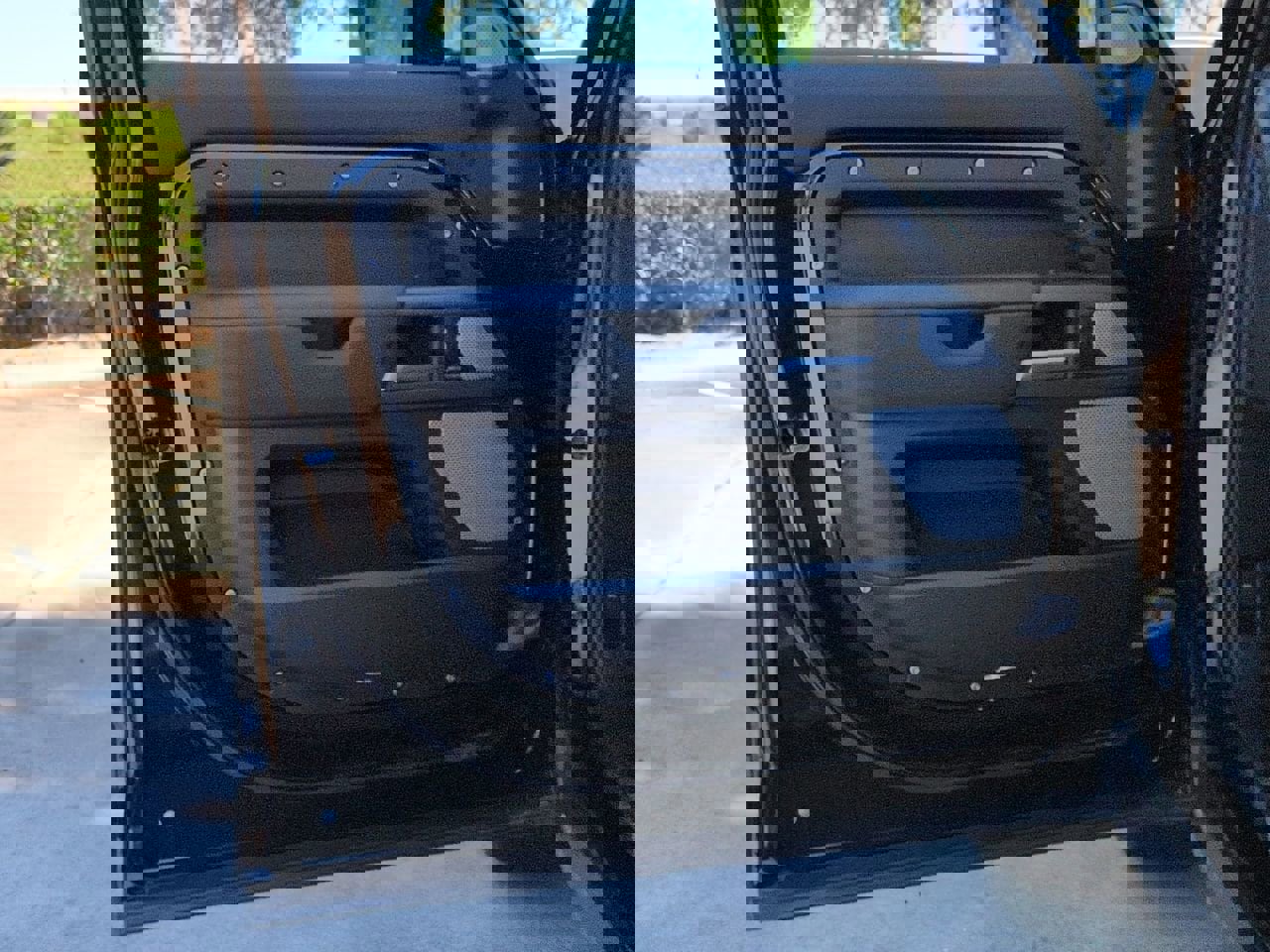 Used 2024 Land Rover Defender 130 X-Dynamic SE image 8