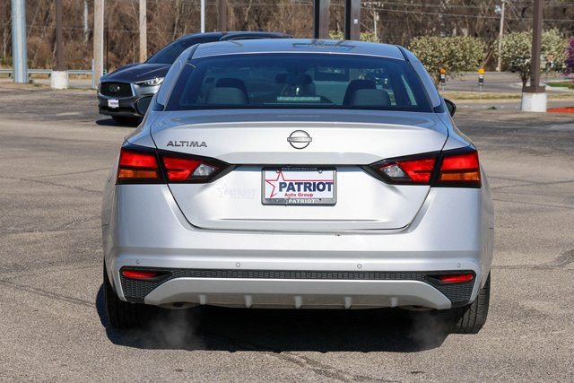 Used 2024 Nissan Altima 2.5 S image 4