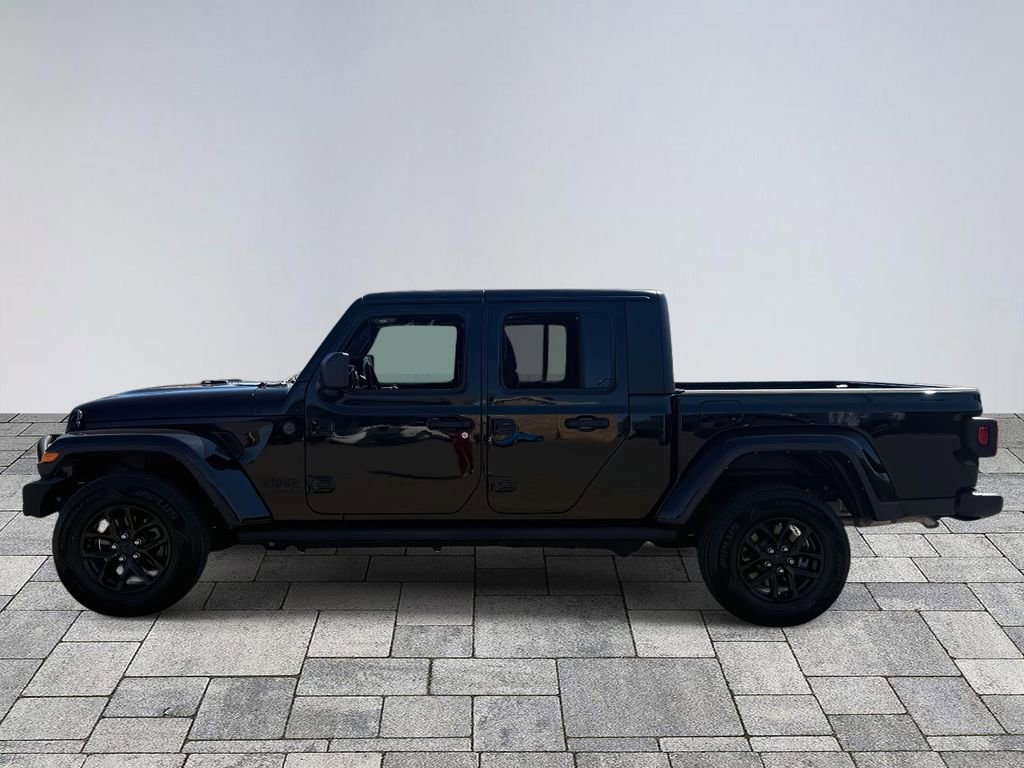 Used 2022 Jeep Gladiator Sport image 4