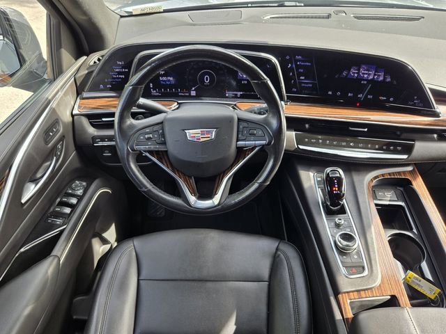 Used 2023 Cadillac Escalade Luxury AWD/4WD image 18