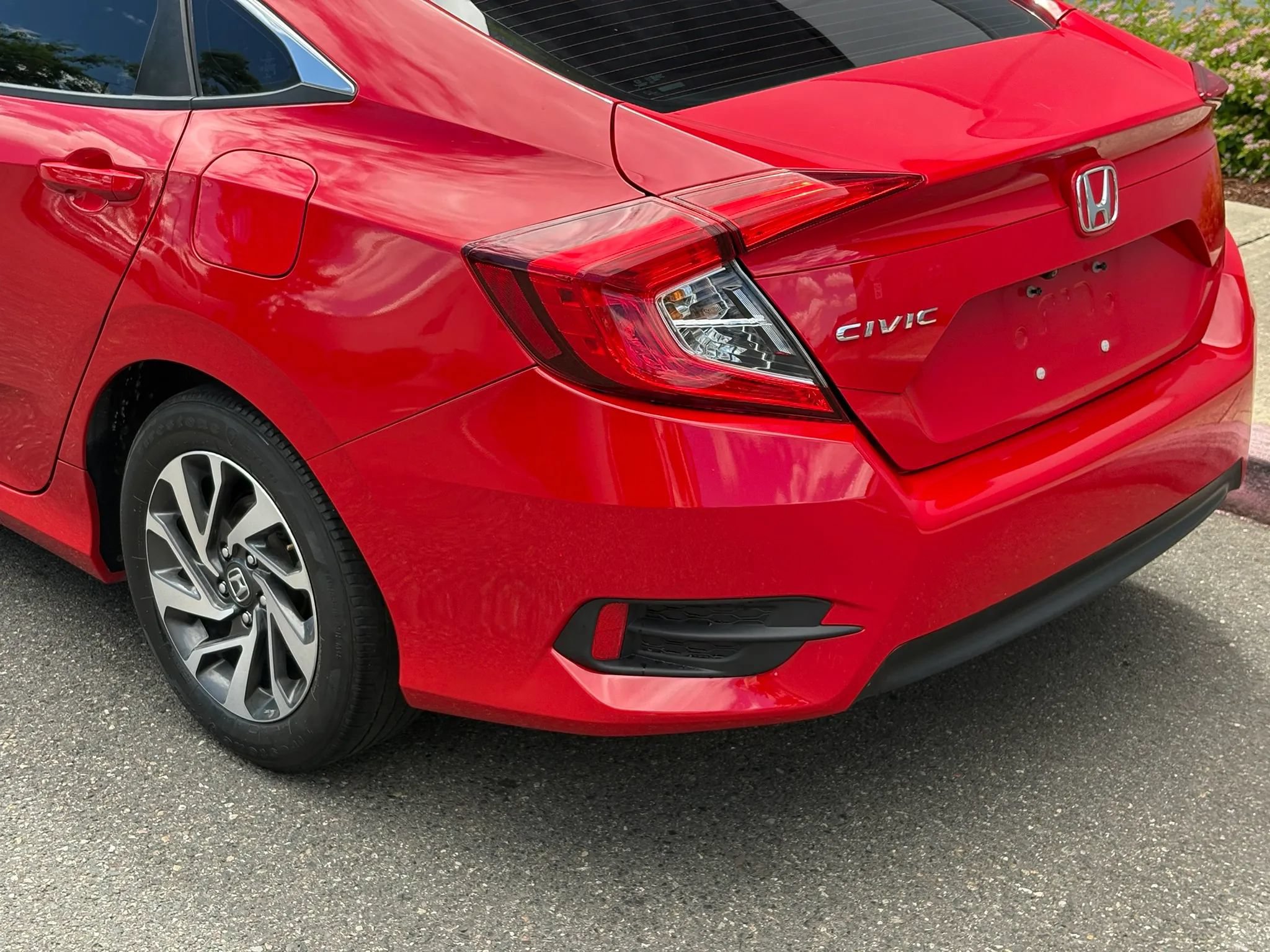 Used 2018 Honda Civic EX image 10