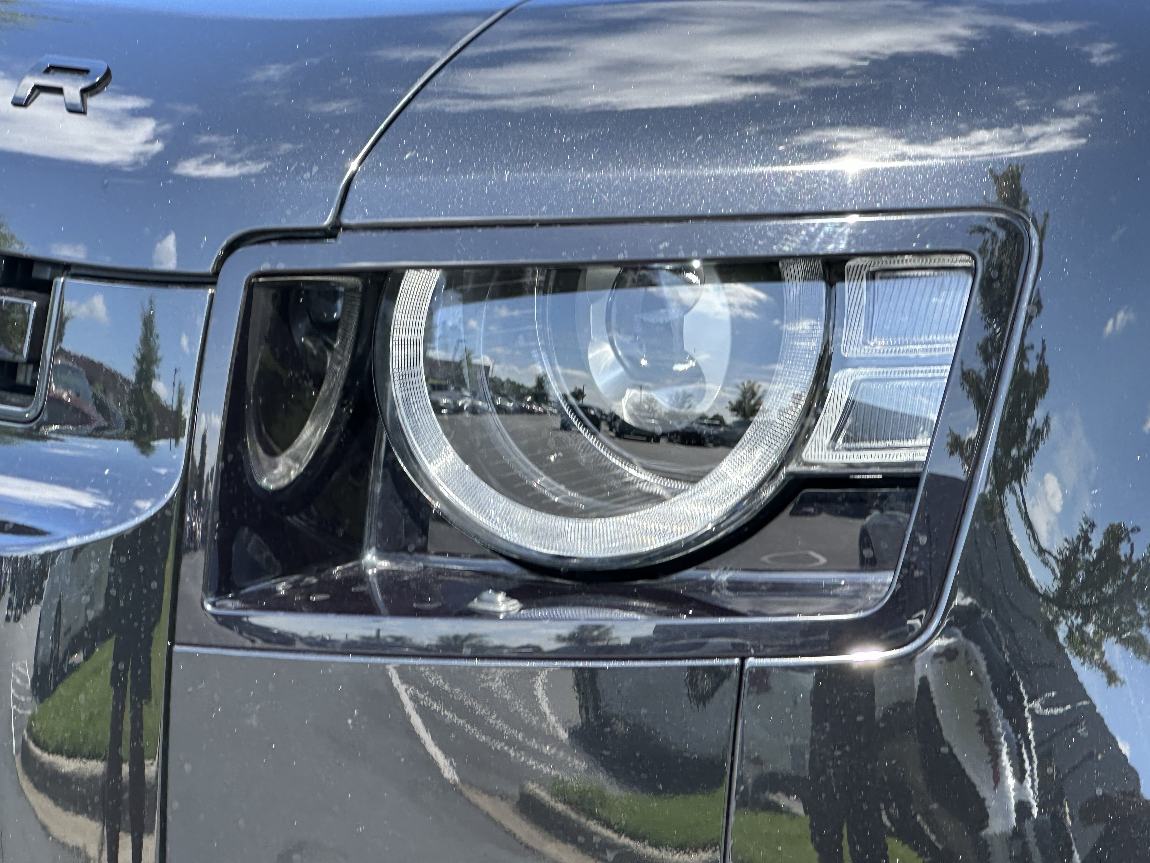 Certified 2024 Land Rover Defender 90 V8 AWD/4WD image 12