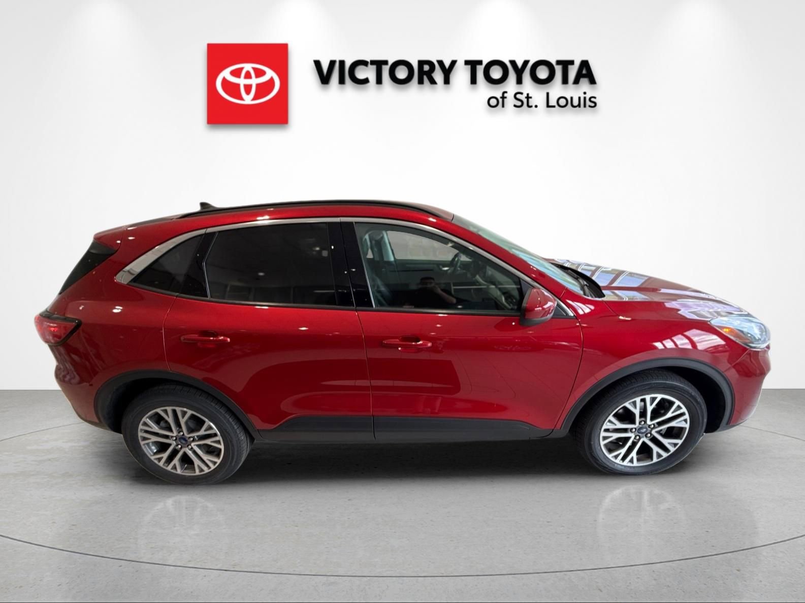 Used 2021 Ford Escape SEL AWD/4WD image 2