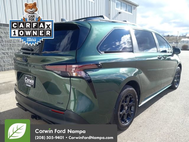 Used 2025 Toyota Sienna XLE Woodland Edition image 3