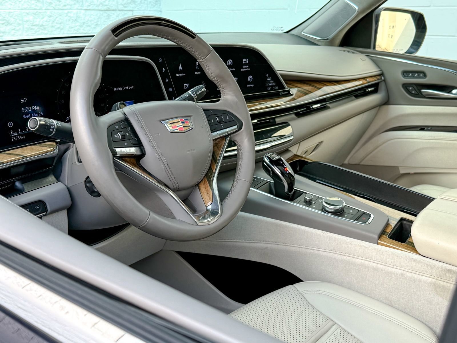 Used 2021 Cadillac Escalade Premium Luxury Platinum image 16