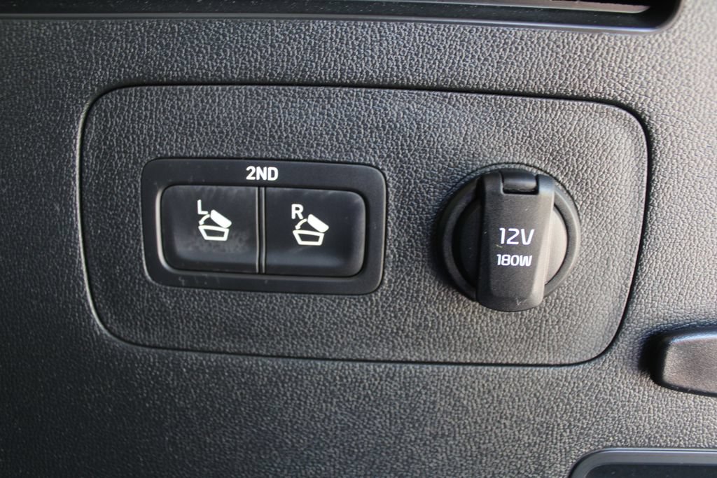 Certified 2026 Kia Sorento LX FWD image 11