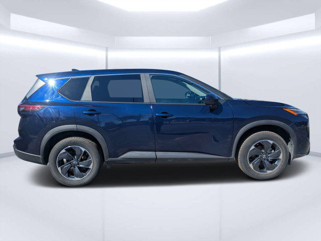 Used 2025 Nissan Rogue SV FWD image 2