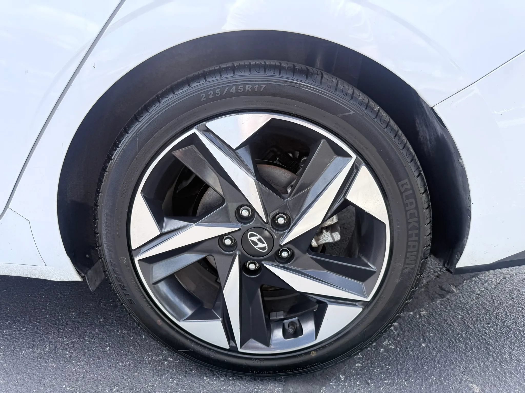 Used 2021 Hyundai Elantra Limited w/ Cargo Package FWD image 16