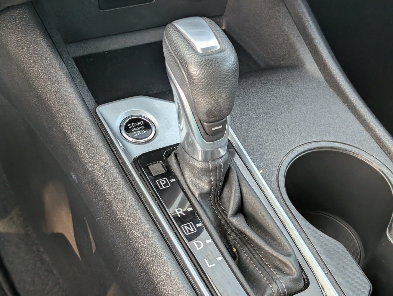 Used 2025 Nissan Altima 2.5 SV FWD image 19